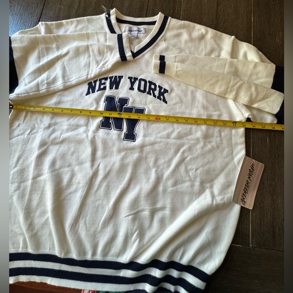 Classic New York V-Neck Sweater - White and Navy Blue NWT - Picture 5 of 10